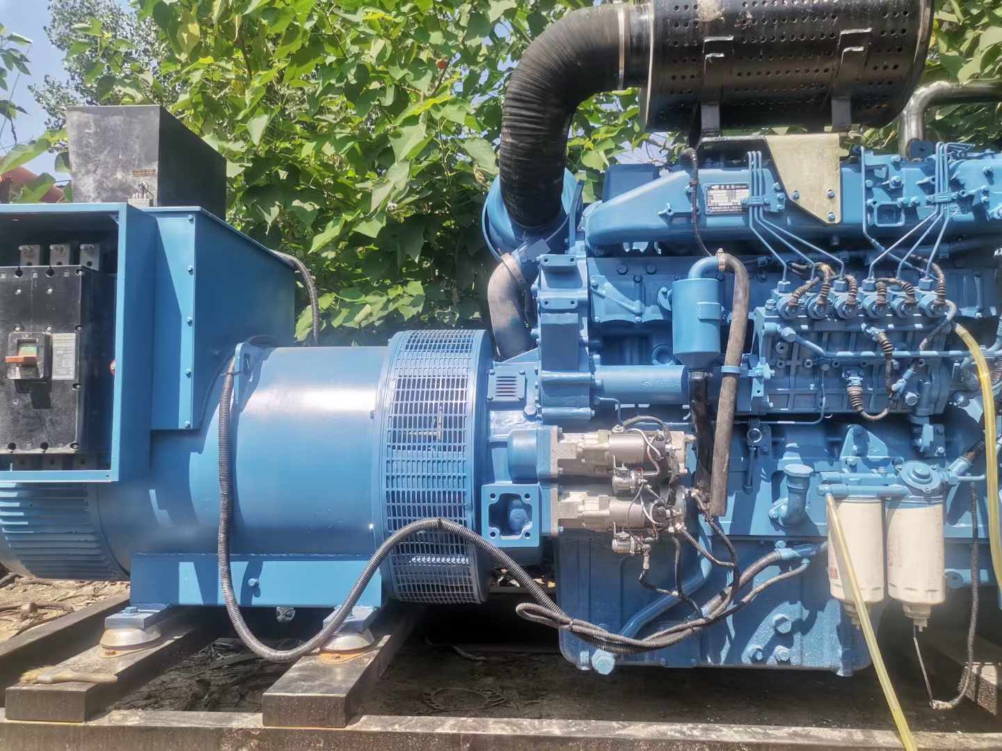 纳雍详细说明降低 800kW 柴油发电机输出电流波动的方法